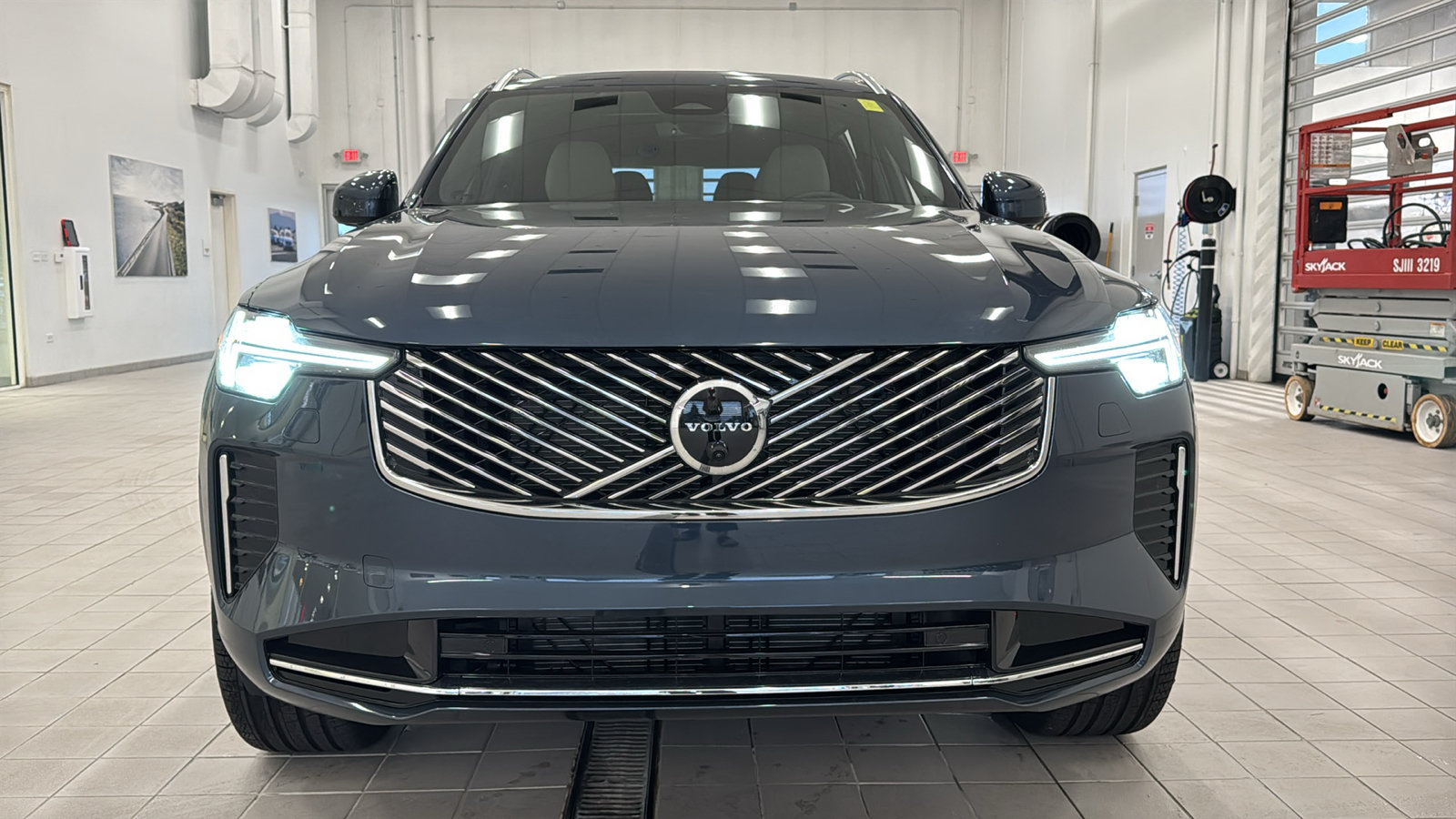 New 2027 Volvo XC90 B6 Plus AWD/4WD image 10