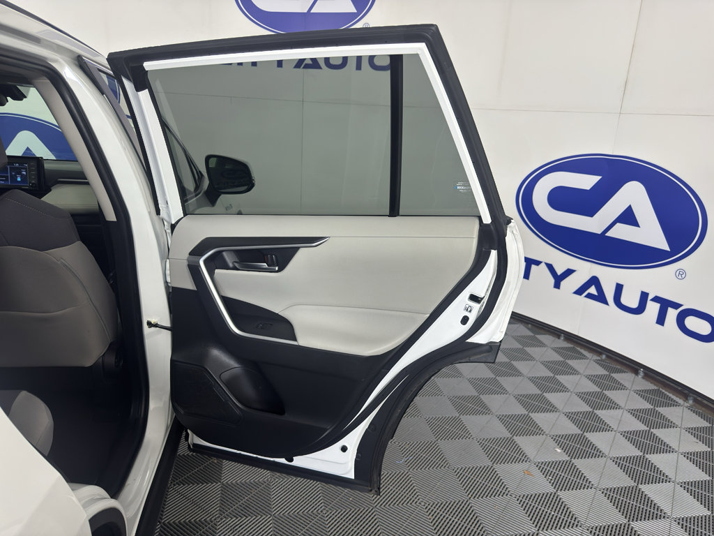 Used 2020 Toyota RAV4 XLE w/ Convenience Package image 38