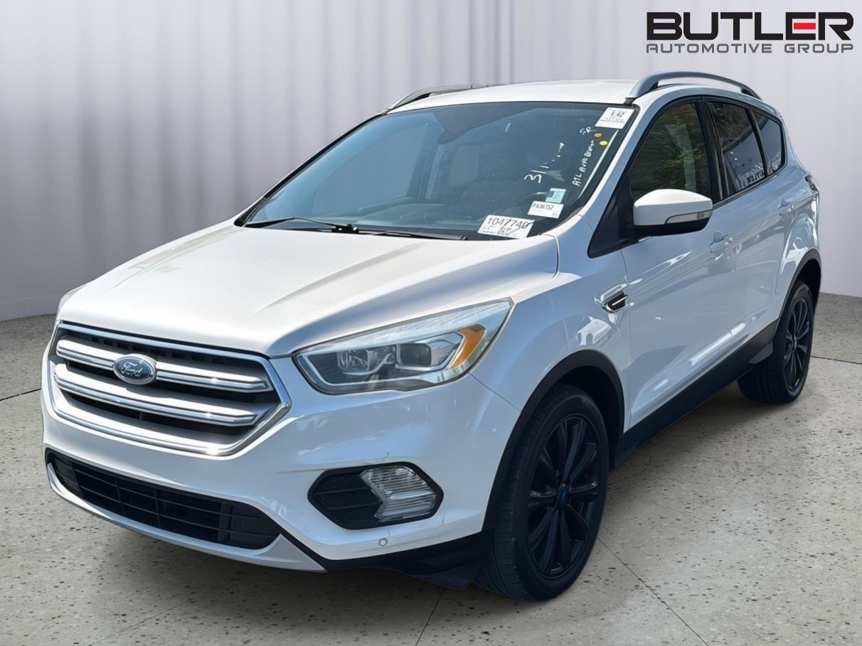Used 2018 Ford Escape Titanium image 2