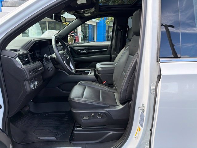 Used 2024 GMC Yukon XL Denali AWD/4WD image 7