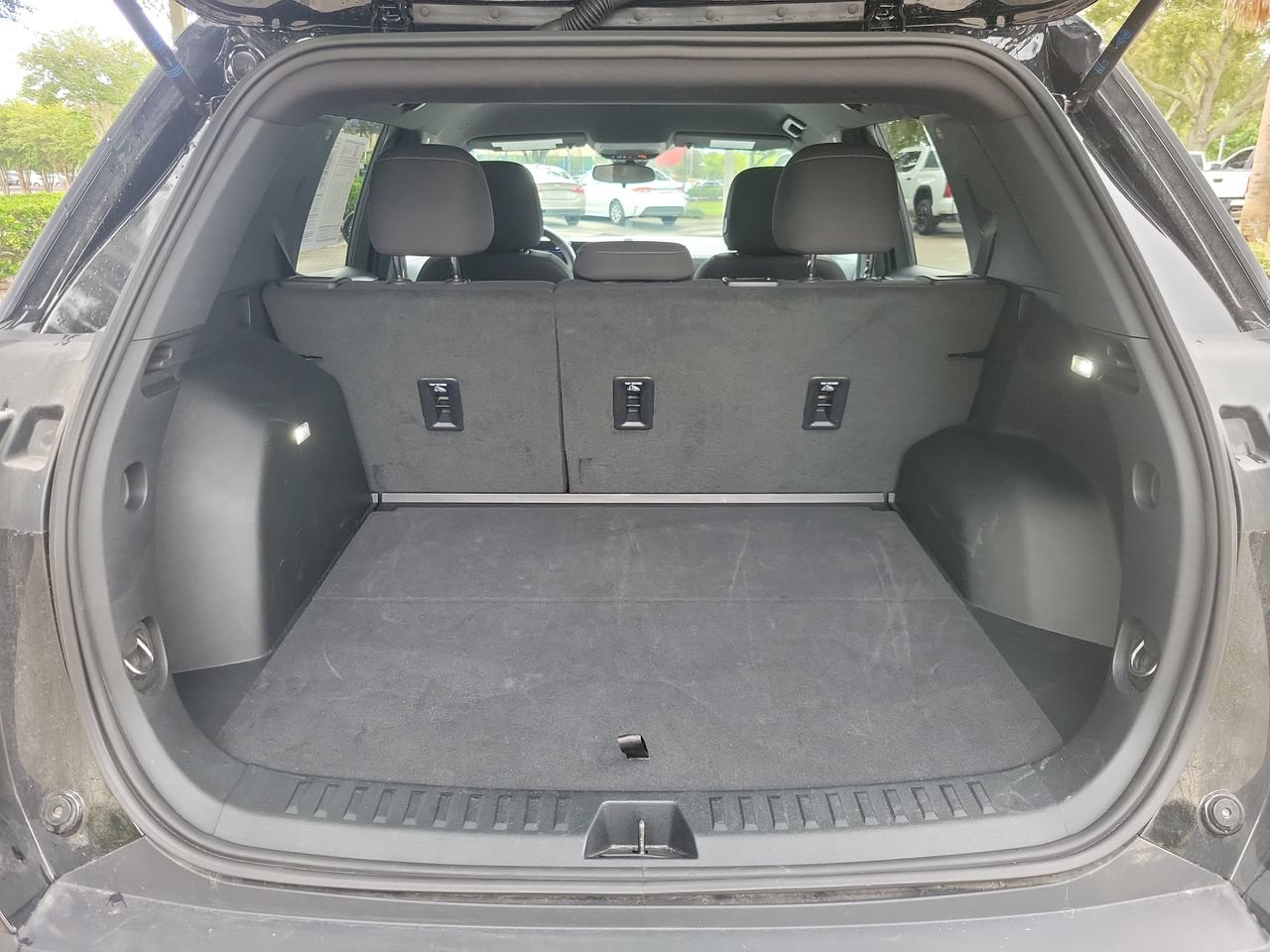 Used 2026 Chevrolet Equinox LT FWD image 7