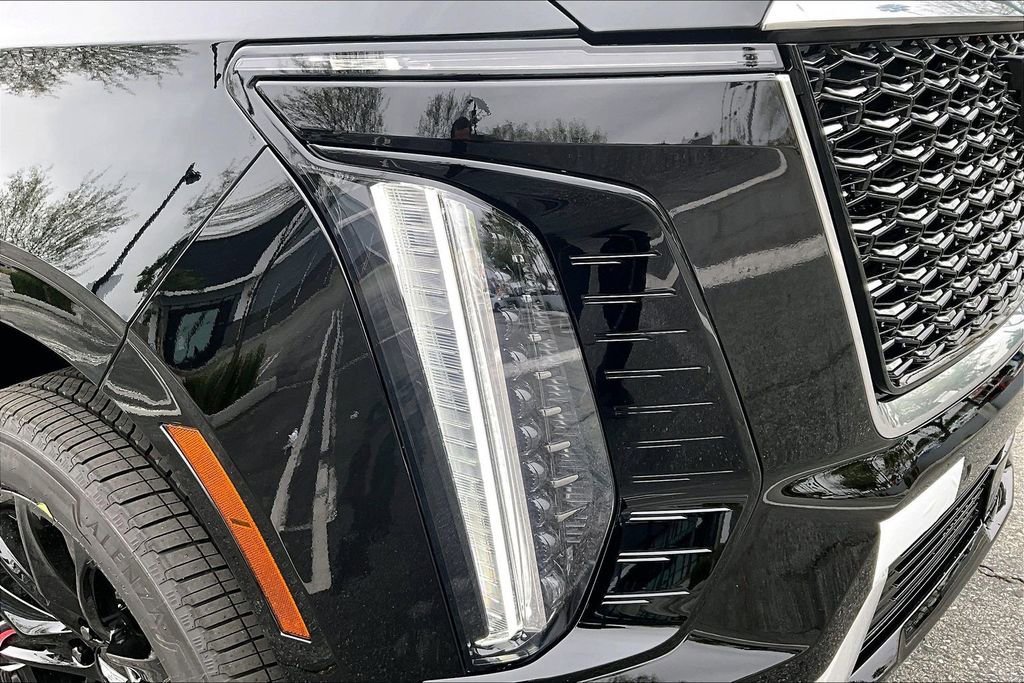 New 2026 Cadillac Escalade Luxury w/ LPO, Floor Liner Package AWD/4WD image 14