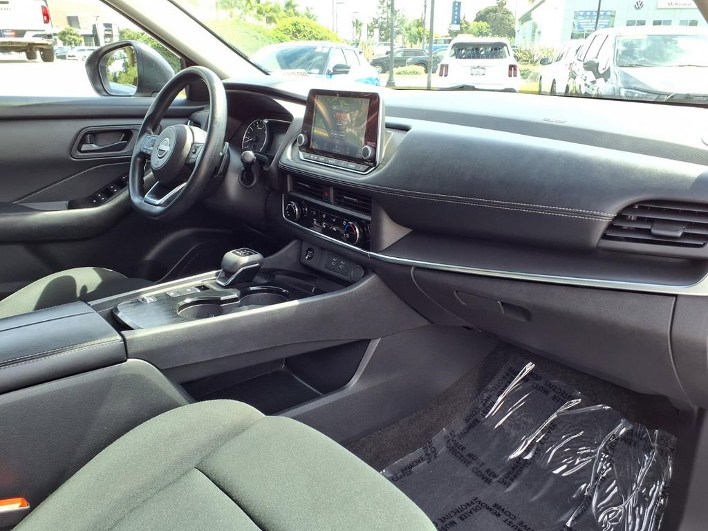 Used 2024 Nissan Rogue S image 14
