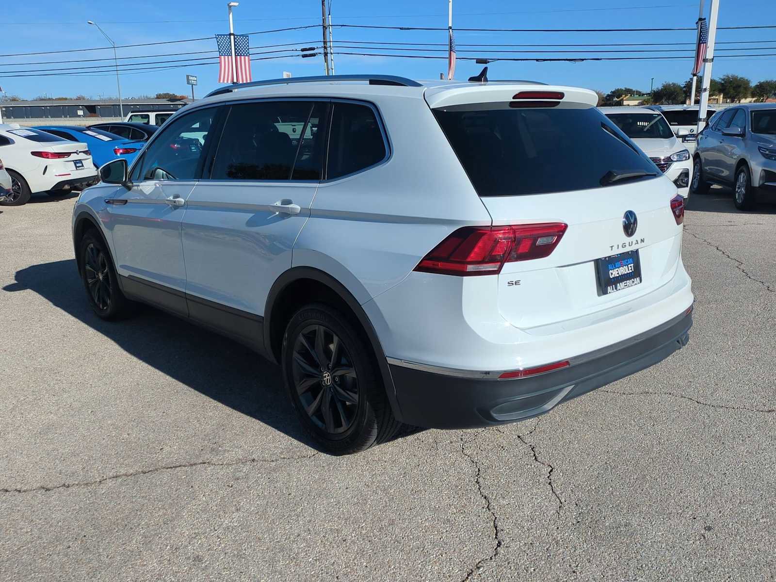 Used 2024 Volkswagen Tiguan SE image 6