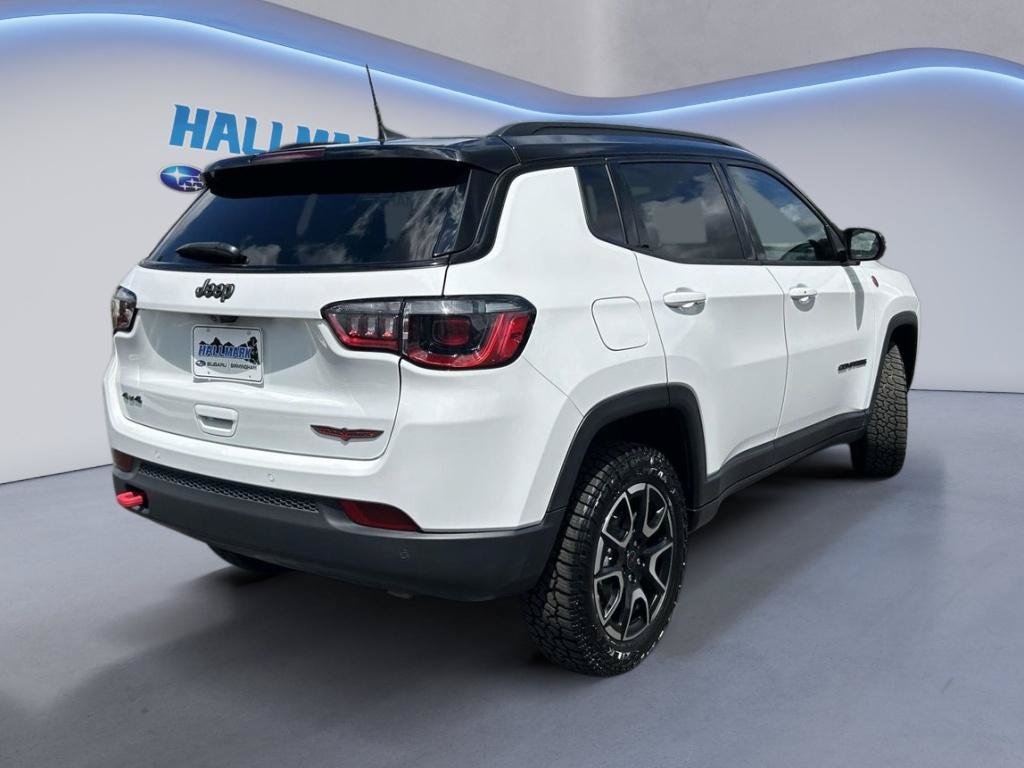Used 2026 Jeep Compass Trailhawk AWD/4WD image 3