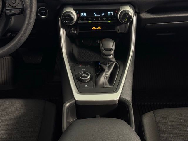 Used 2025 Toyota RAV4 XLE image 24