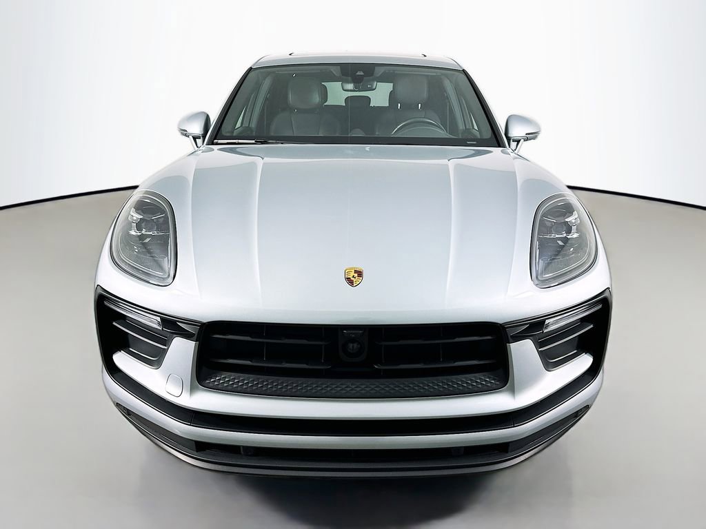 Certified 2023 Porsche Macan image 6