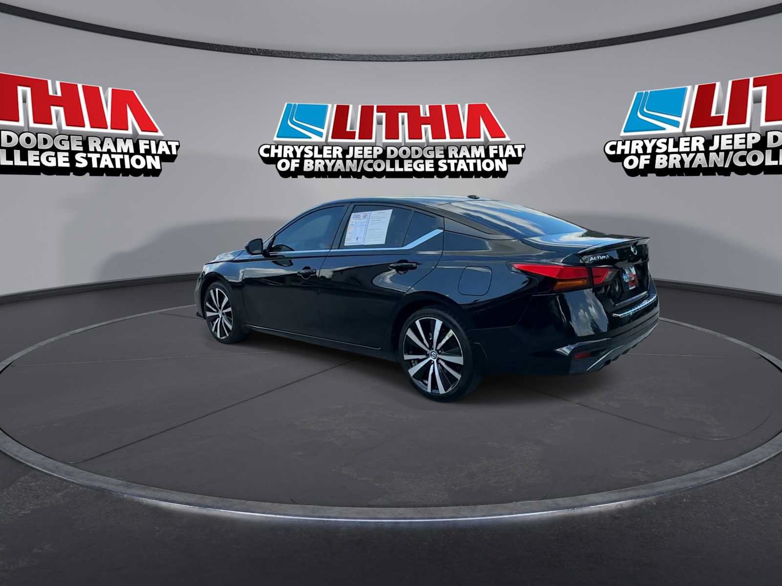Used 2021 Nissan Altima 2.5 SR FWD image 6