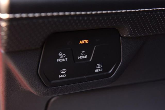 Used 2024 Volkswagen Atlas Cross Sport SEL R-Line image 11