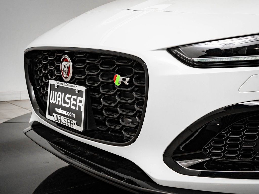 Used 2022 Jaguar F-TYPE R image 3