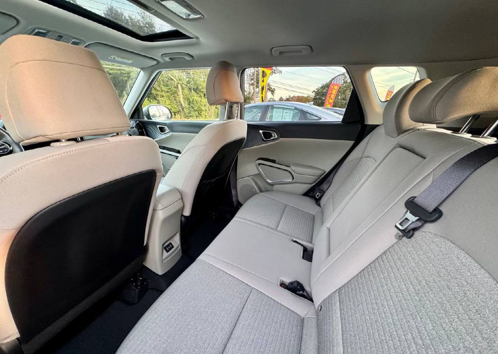 Used 2023 Kia Soul EX image 10