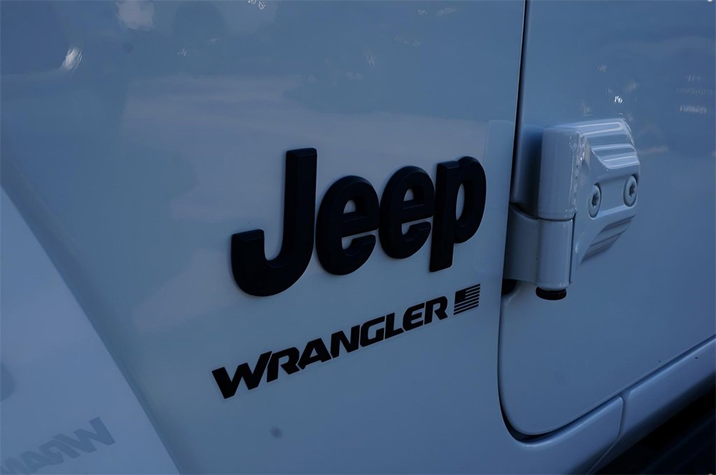 Used 2023 Jeep Wrangler Sahara image 7