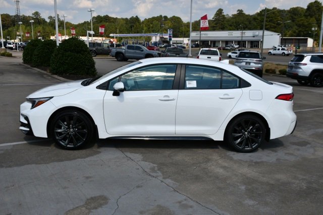 New 2026 Toyota Corolla SE image 2