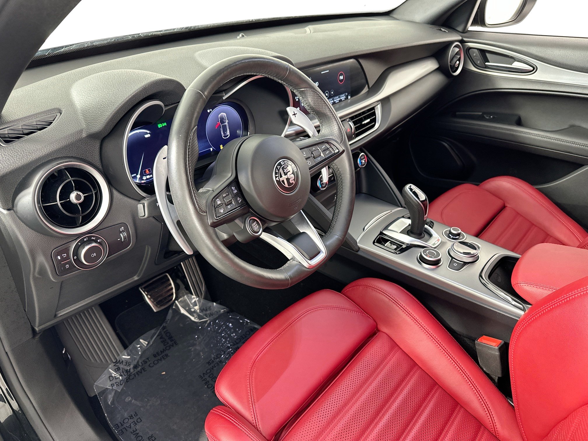 Used 2025 Alfa Romeo Stelvio Sprint w/ Veloce Package AWD/4WD image 9