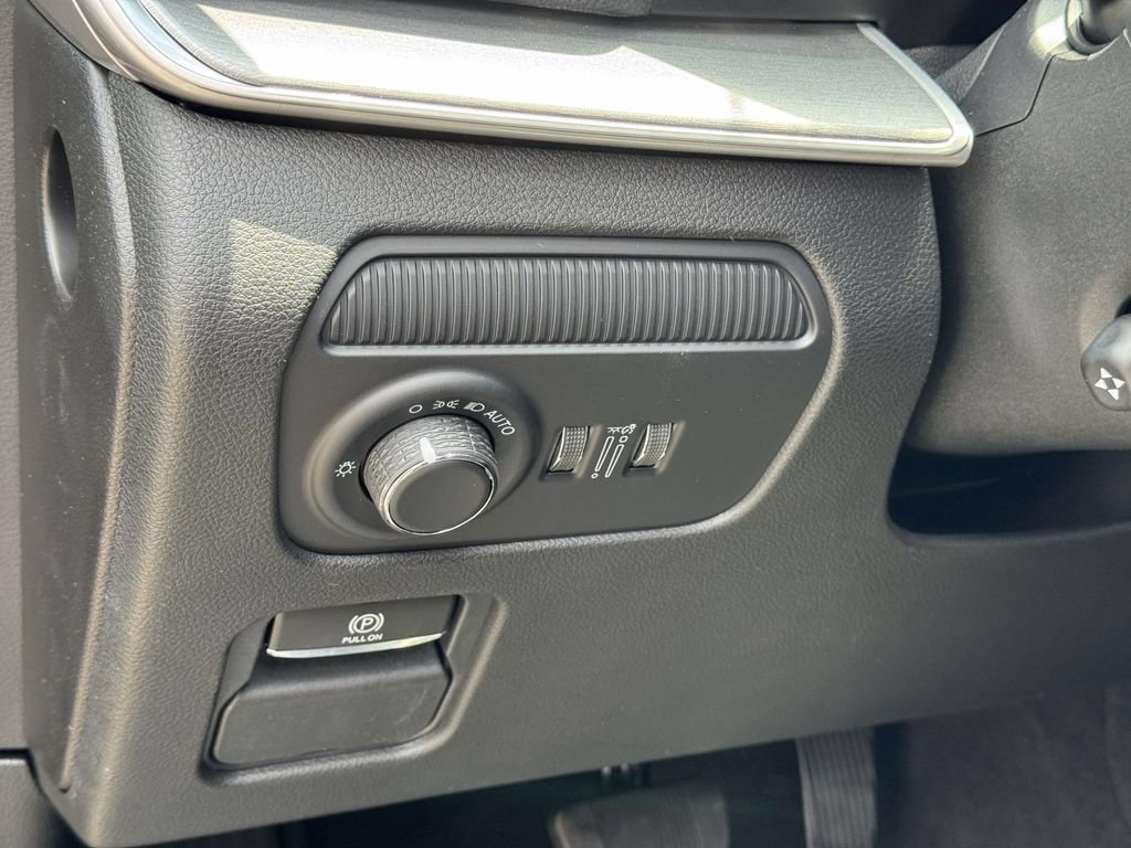 New 2026 Jeep Grand Wagoneer Limited w/ 8-Passenger Seating Package AWD/4WD image 28