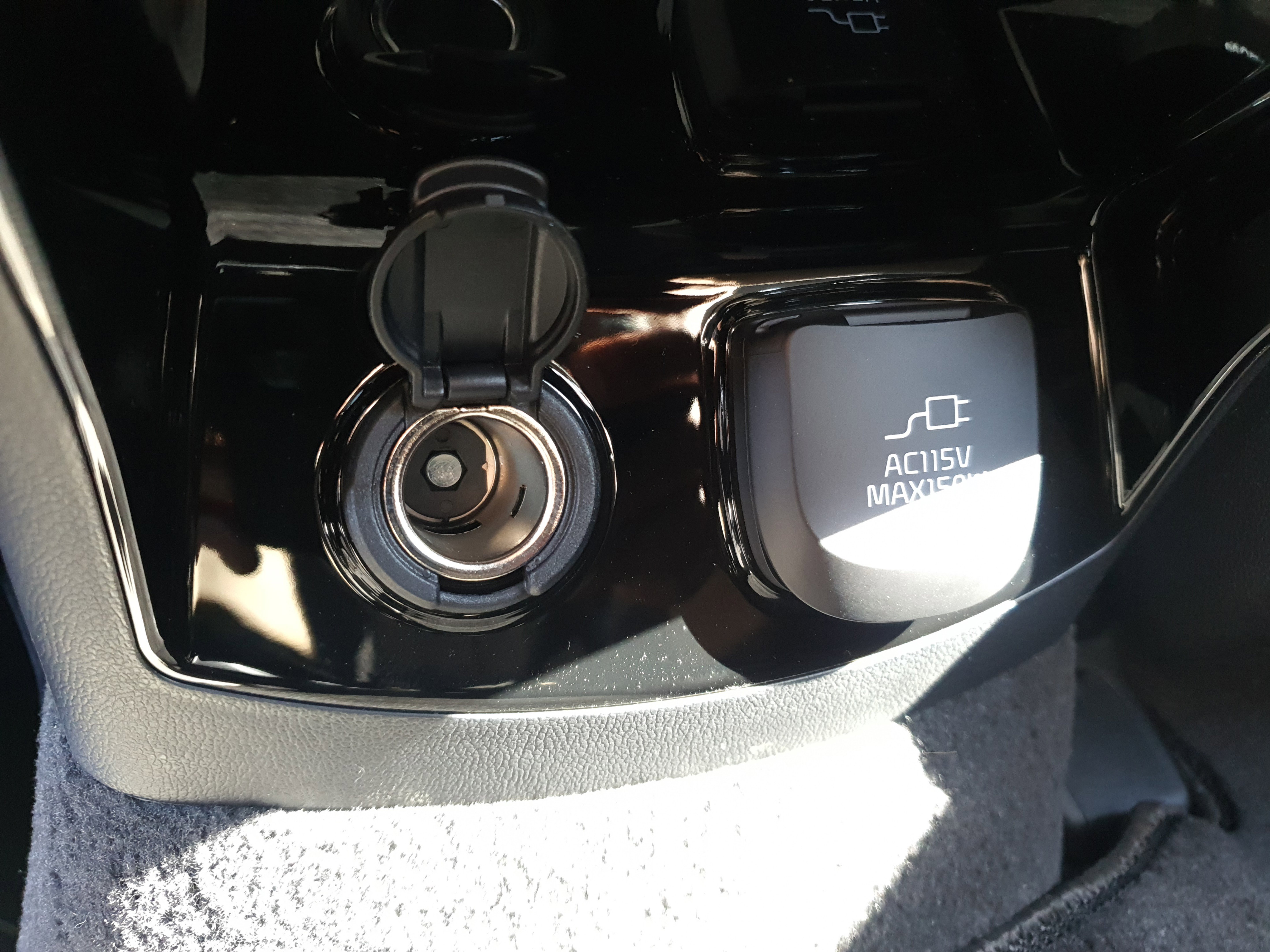 New 2025 Kia Sorento SX Prestige w/ Olive Brown Leather Package image 17