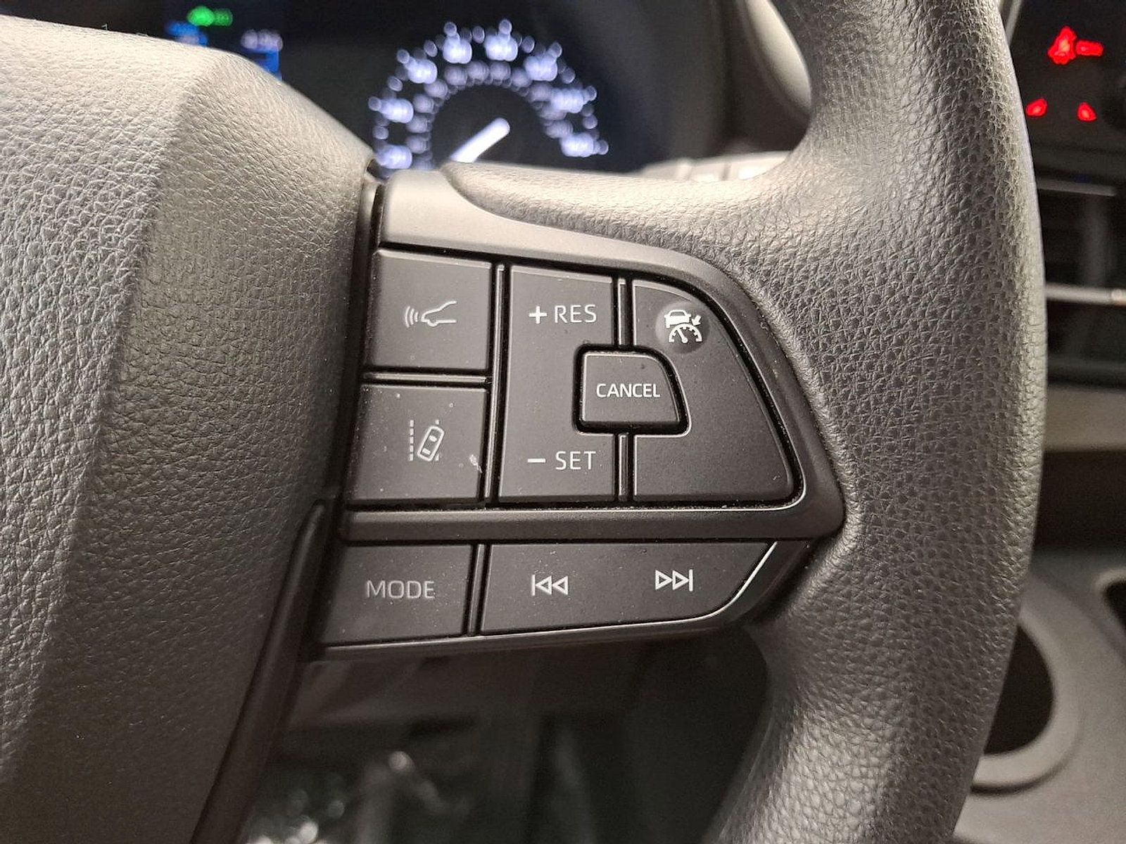 Used 2024 Toyota Sienna LE FWD image 21