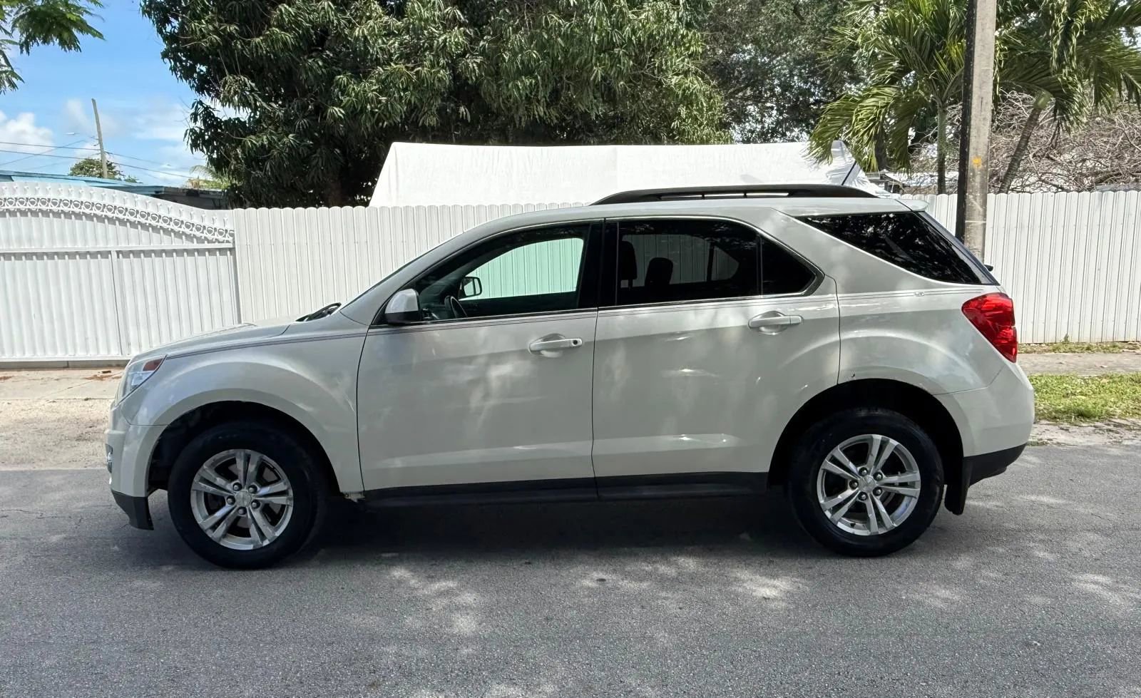 Used 2015 Chevrolet Equinox LT w/ Power Convenience Package image 3