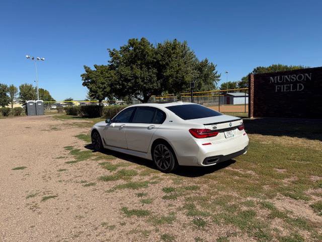 Used 2019 BMW M760i xDrive image 7