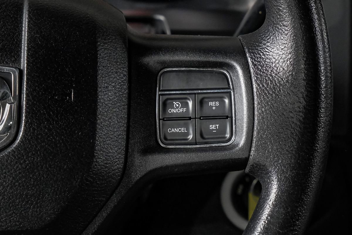 Used 2015 RAM 3500 Tradesman w/ Chrome Appearance Group image 18