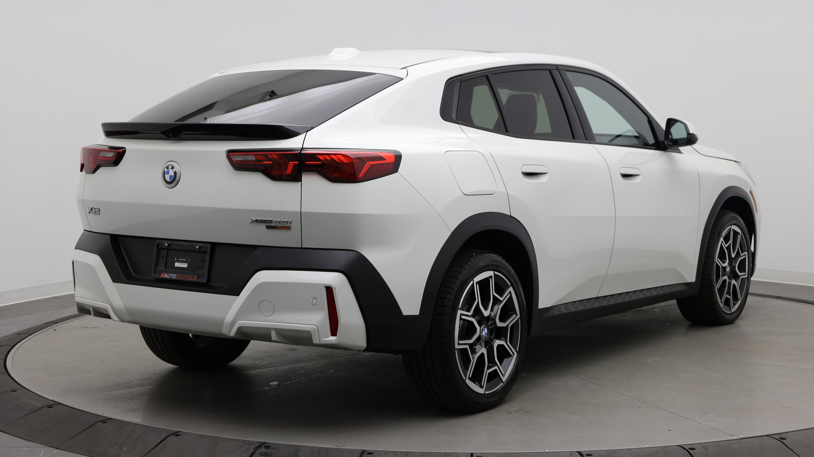 Used 2026 BMW X2 xDrive28i AWD/4WD image 8