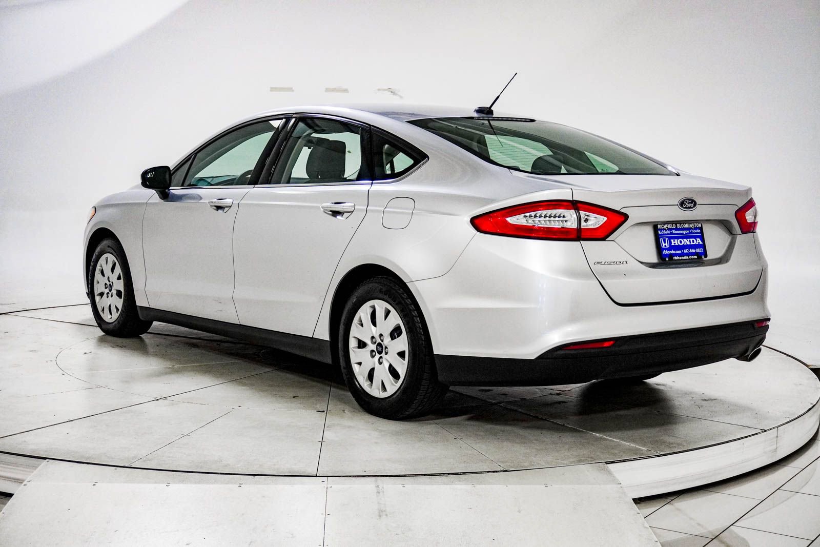 Used 2014 Ford Fusion S FWD image 5