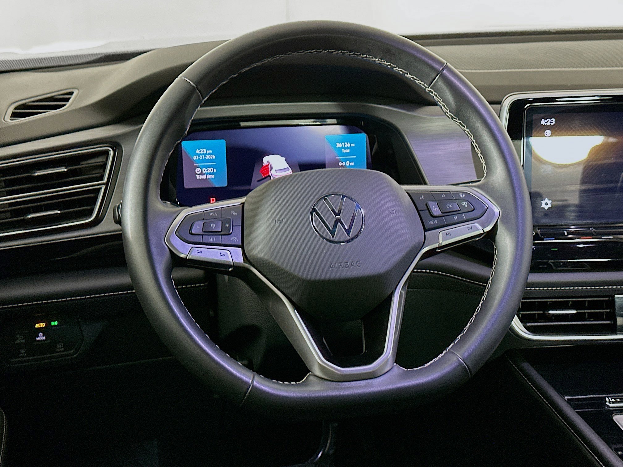 Used 2025 Volkswagen Atlas Cross Sport SE image 18