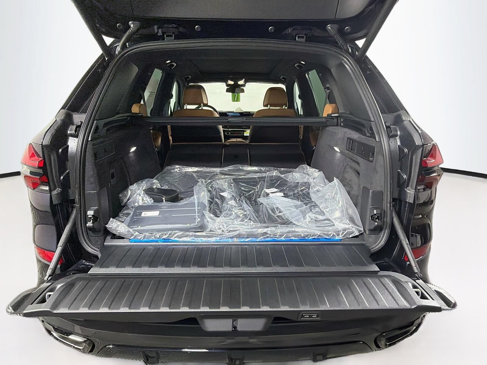 New 2026 BMW X5 xDrive50e w/ M Sport Package AWD/4WD image 29