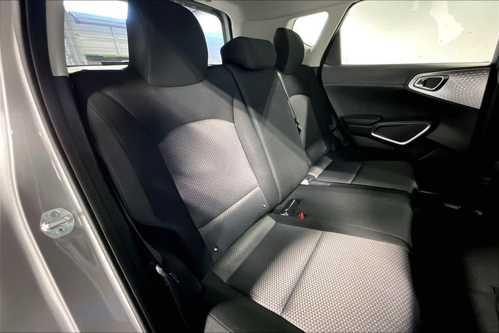 Used 2025 Kia Soul LX w/ LX Technology Package image 35
