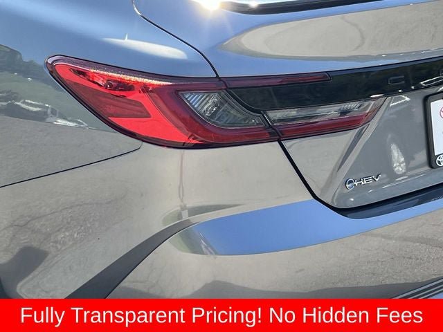 Used 2025 Toyota Camry XSE FWD image 5