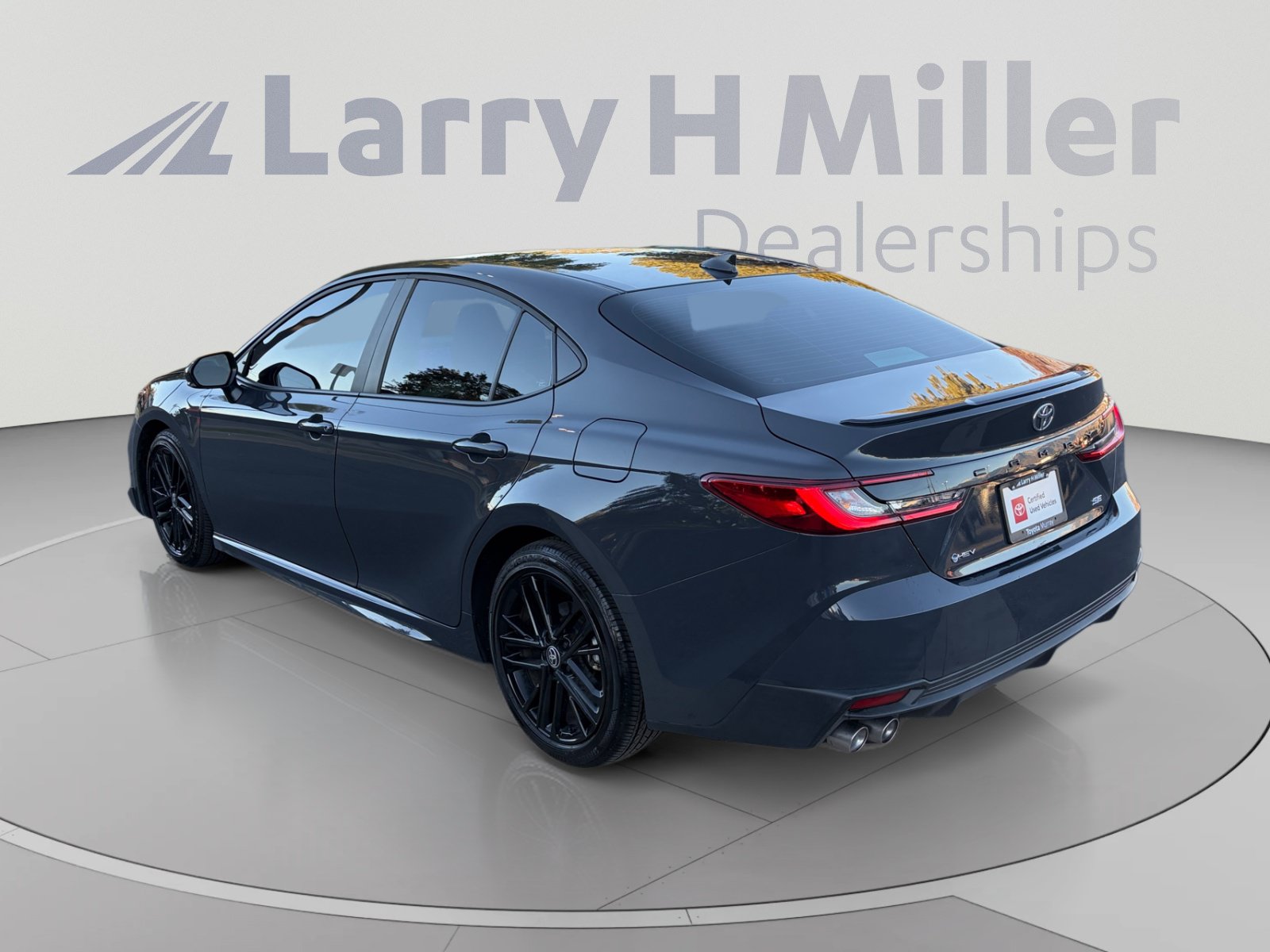 Used 2026 Toyota Camry SE w/ Convenience Package FWD image 3