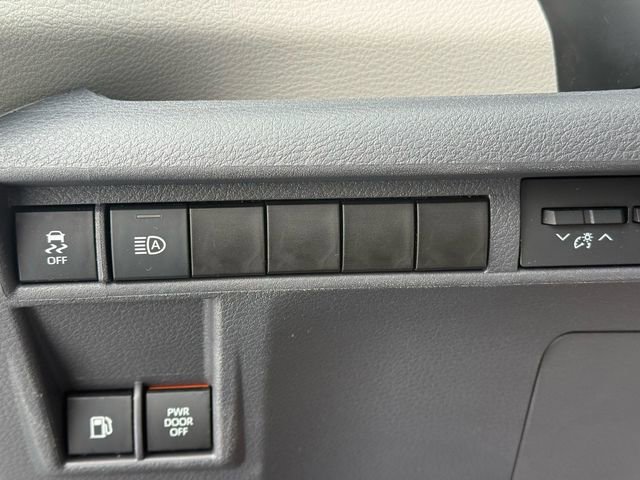 Certified 2021 Toyota Sienna XLE image 26