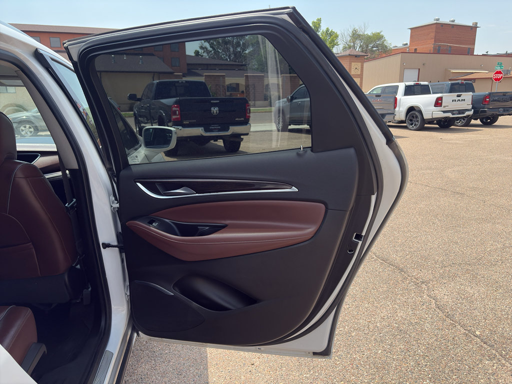 Used 2019 Buick Enclave Avenir w/ Avenir Technology Package AWD/4WD image 12