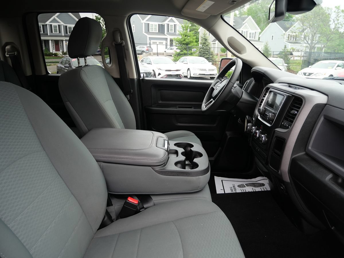 Used 2018 RAM 1500 Express AWD/4WD image 17