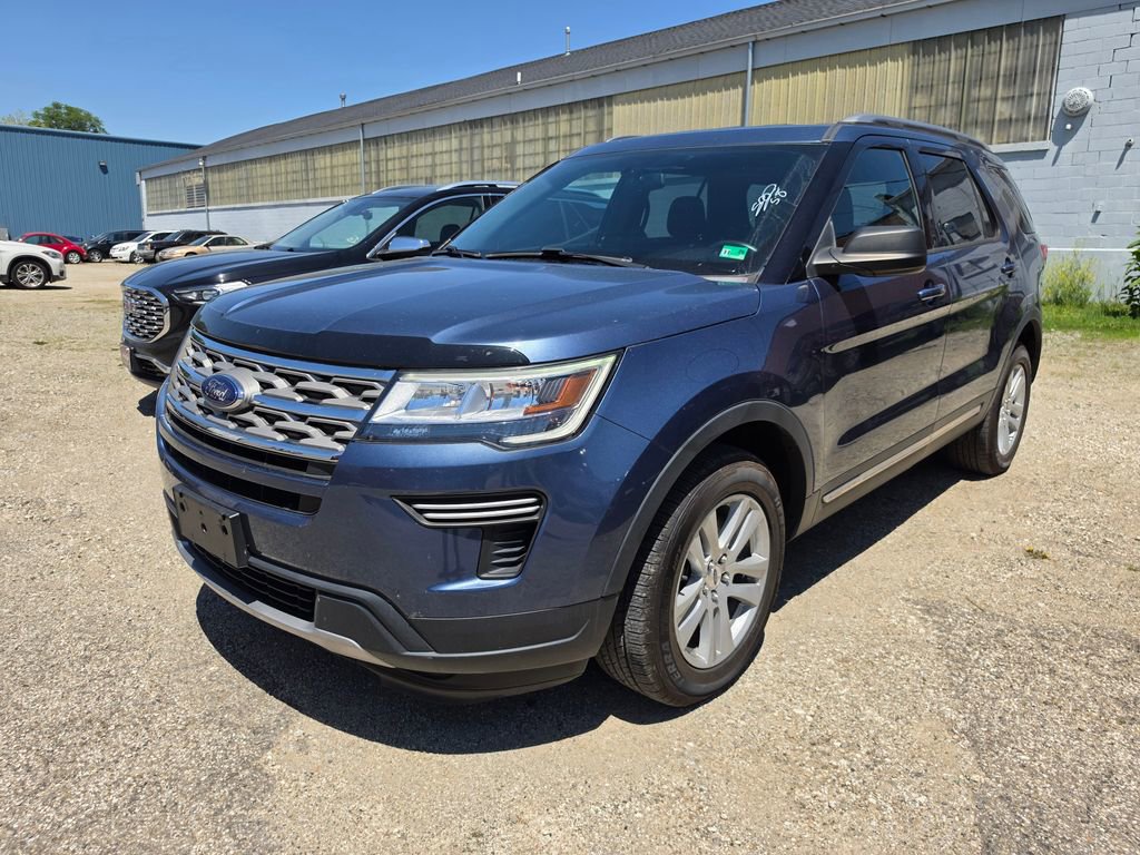 Used 2018 Ford Explorer XLT AWD/4WD image 1