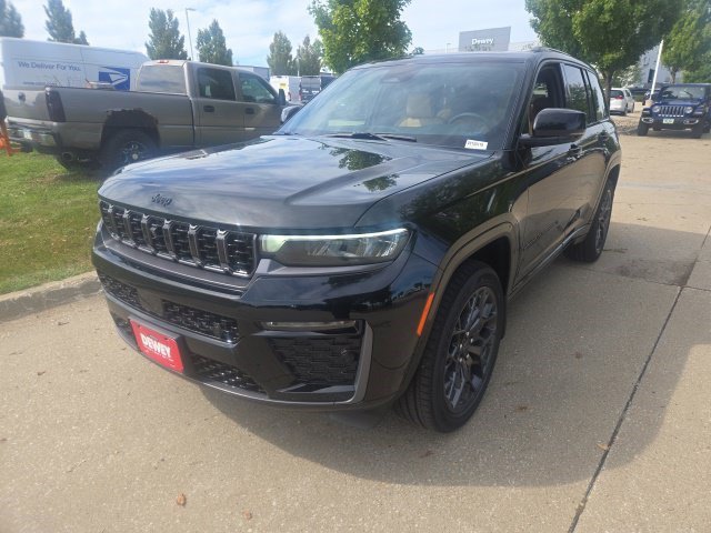 New 2027 Jeep Grand Cherokee Summit w/ Obsidian Package AWD/4WD image 3