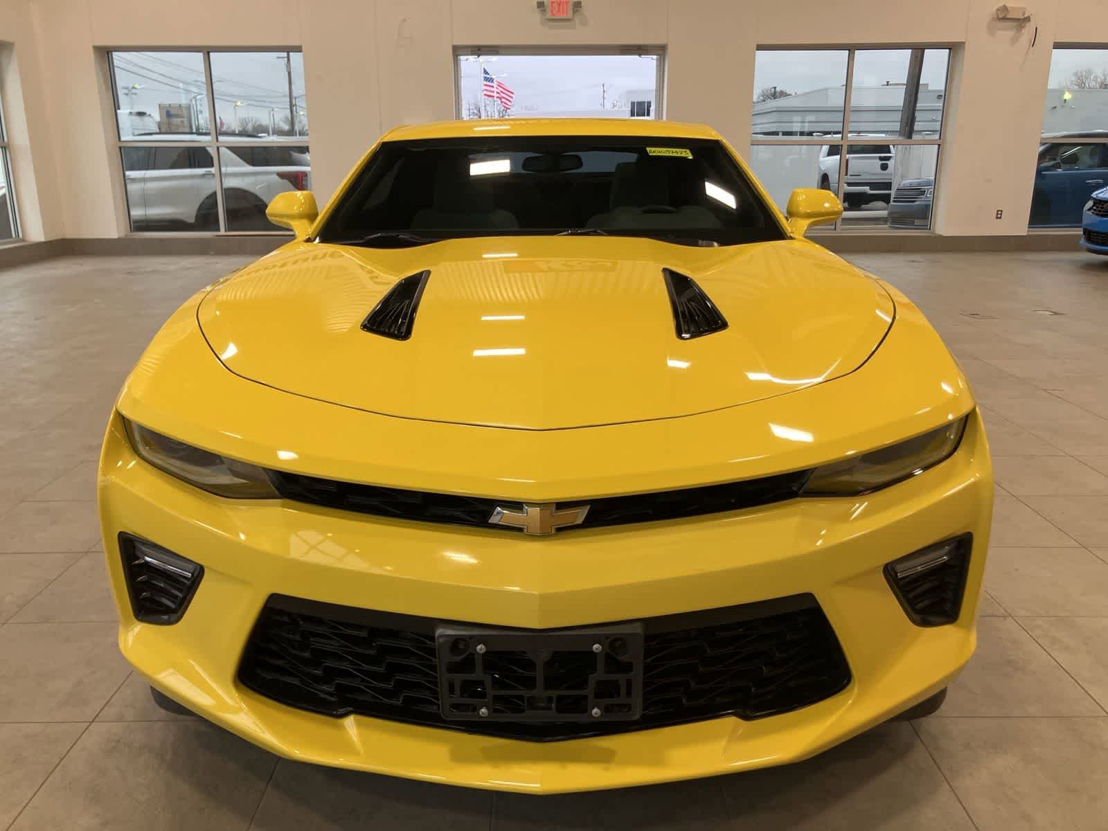 Used 2017 Chevrolet Camaro SS video 2