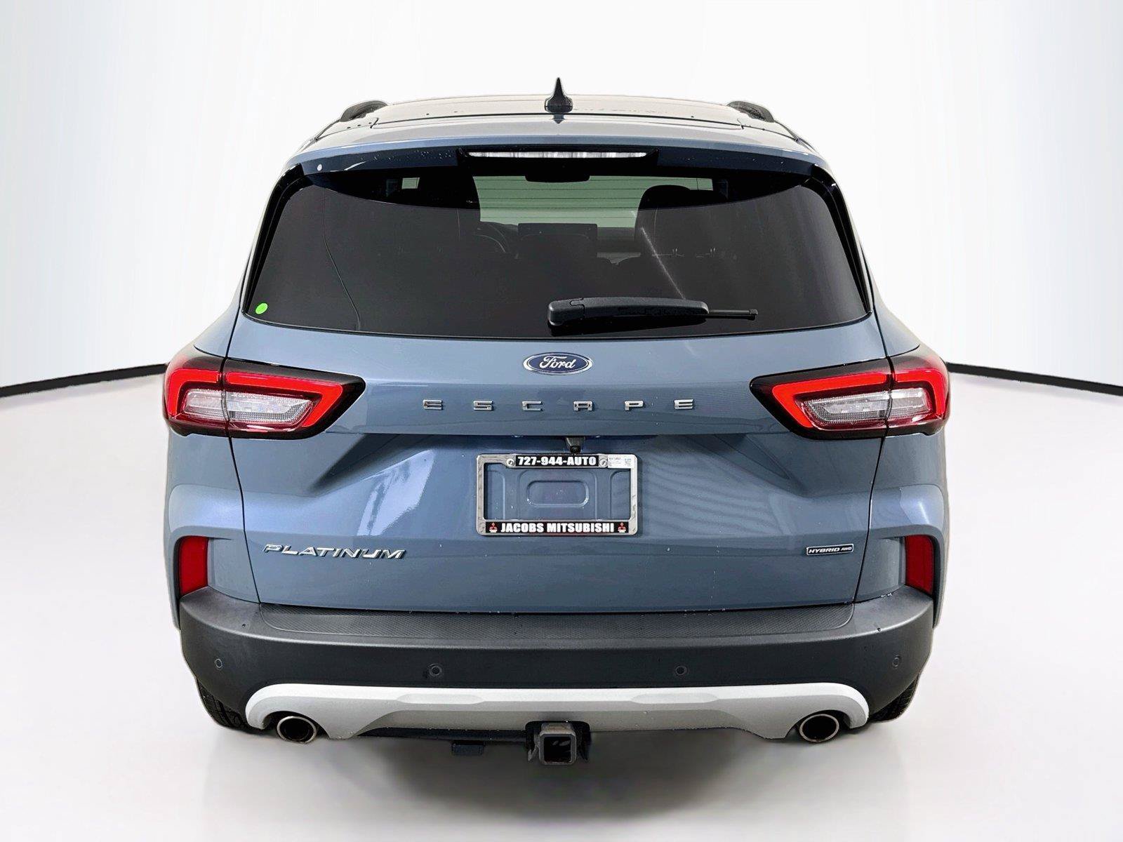 Used 2023 Ford Escape Platinum w/ Class II Trailer Tow Package AWD/4WD image 4