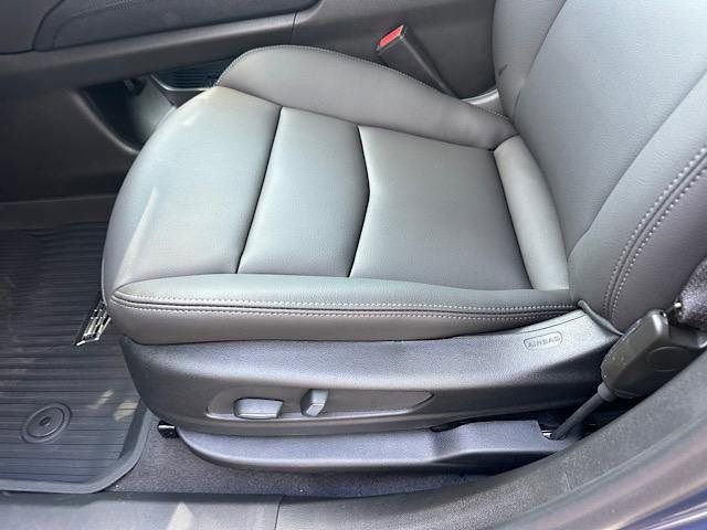 New 2025 Cadillac XT6 Luxury image 10