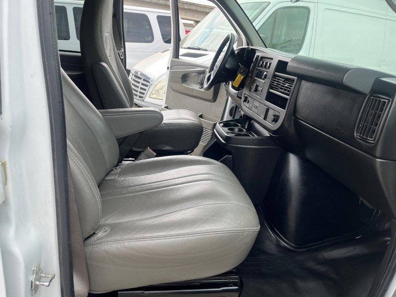 Used 2015 Chevrolet Express 3500 LS image 7