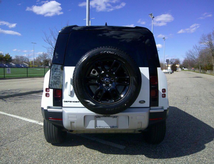 Used 2023 Land Rover Defender 110 S image 10