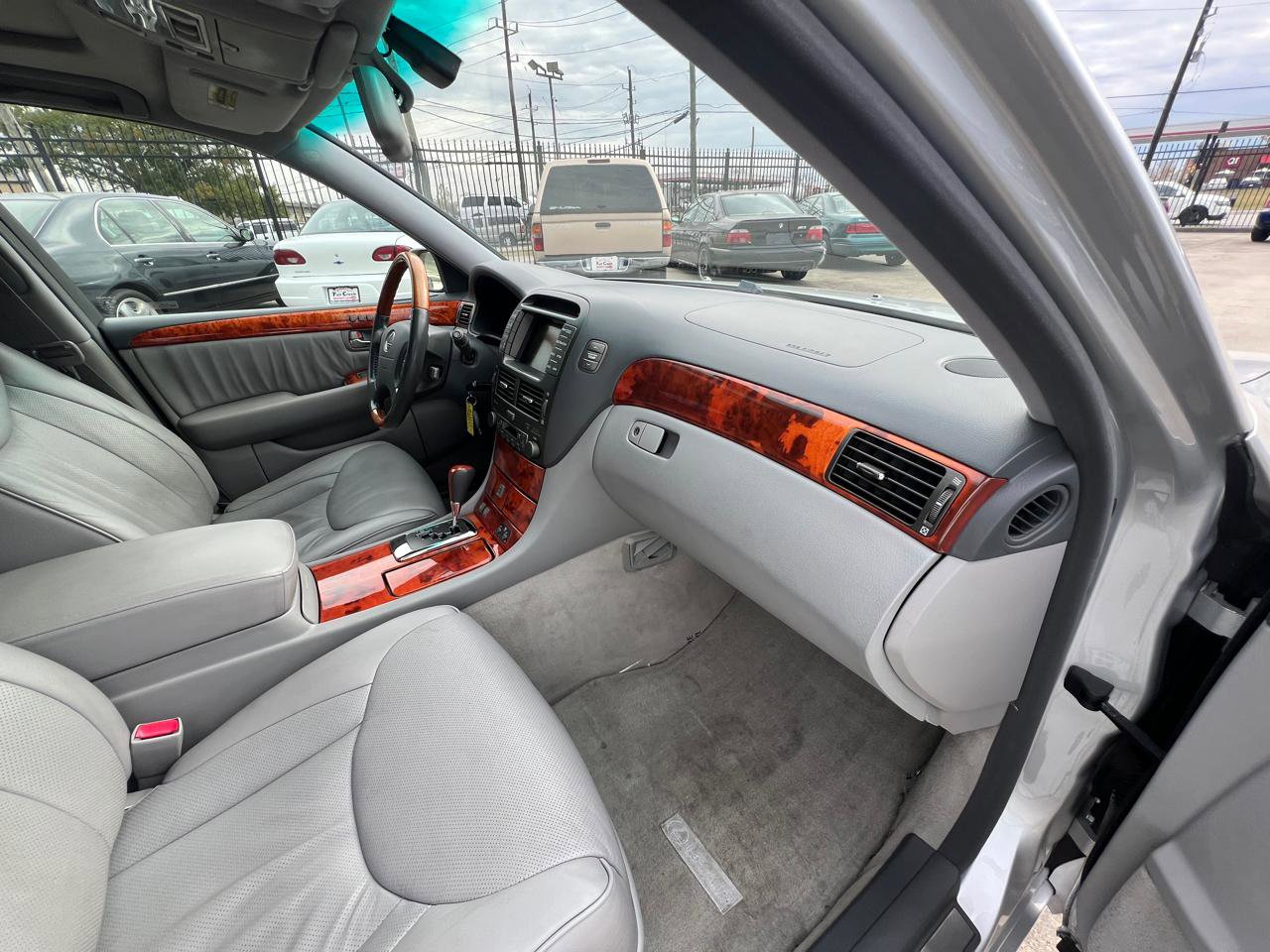 Used 2005 Lexus LS 430 image 43