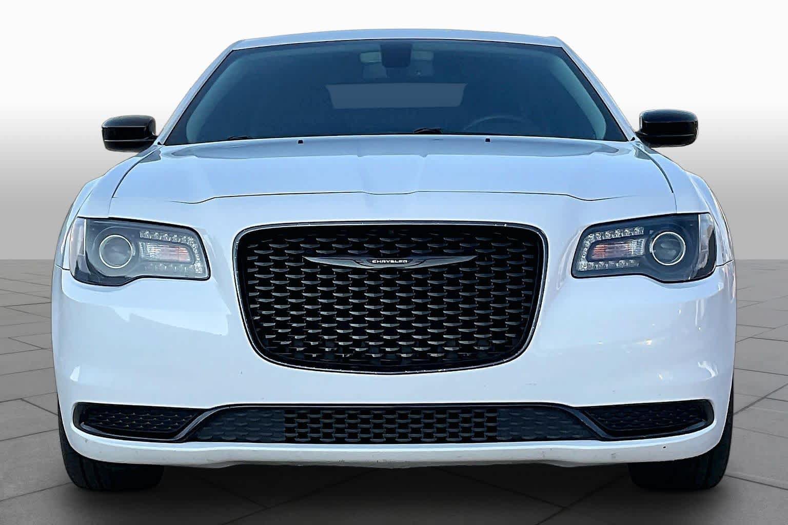 Used 2021 Chrysler 300 Touring w/ Sport Appearance Package RWD image 4