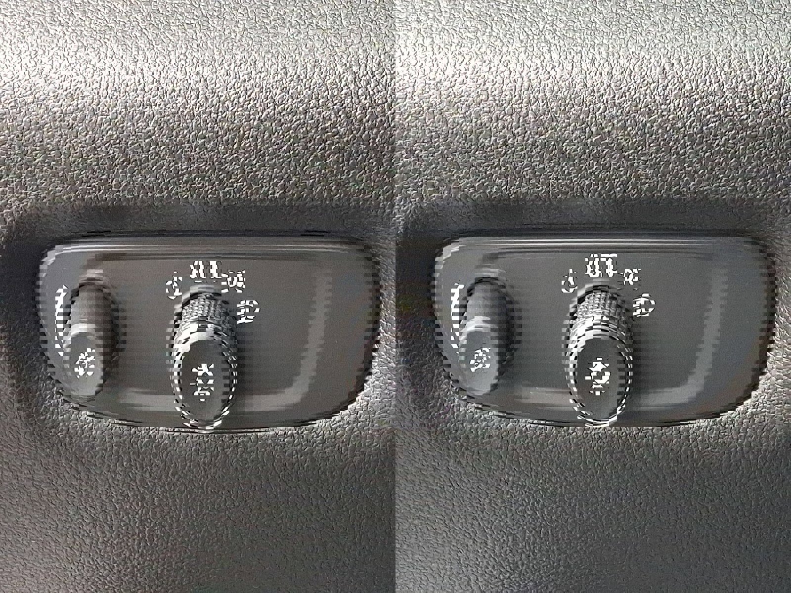 Used 2023 Chevrolet Traverse LT image 24