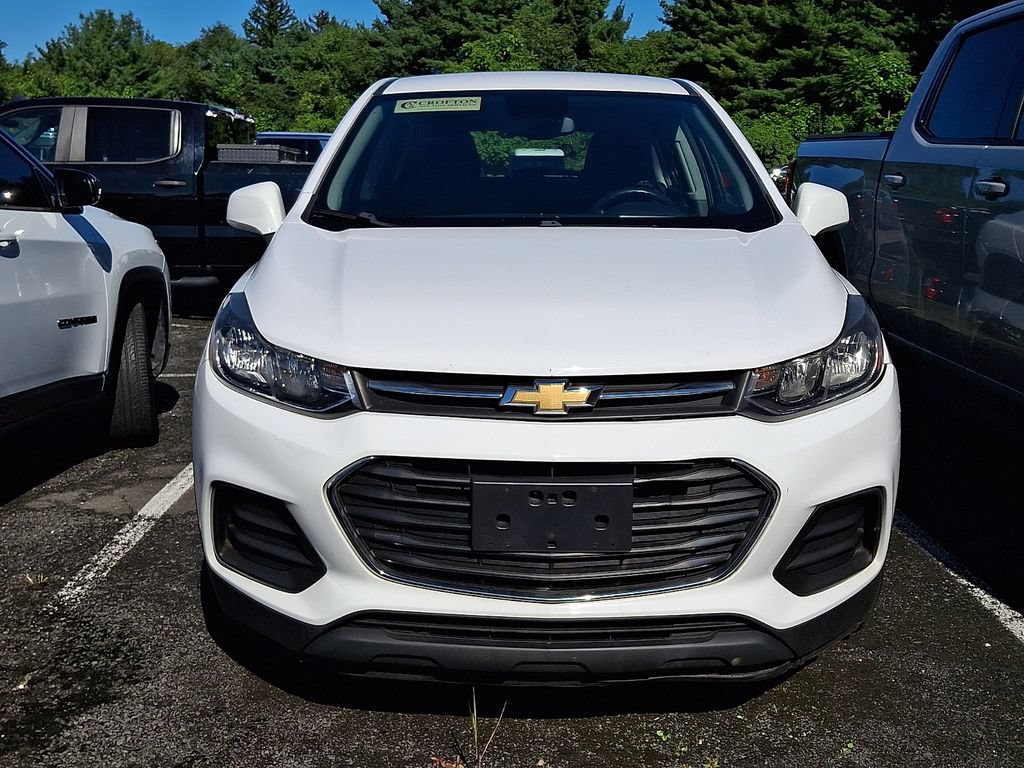 Used 2018 Chevrolet Trax LS w/ LPO, Protection Package FWD image 2