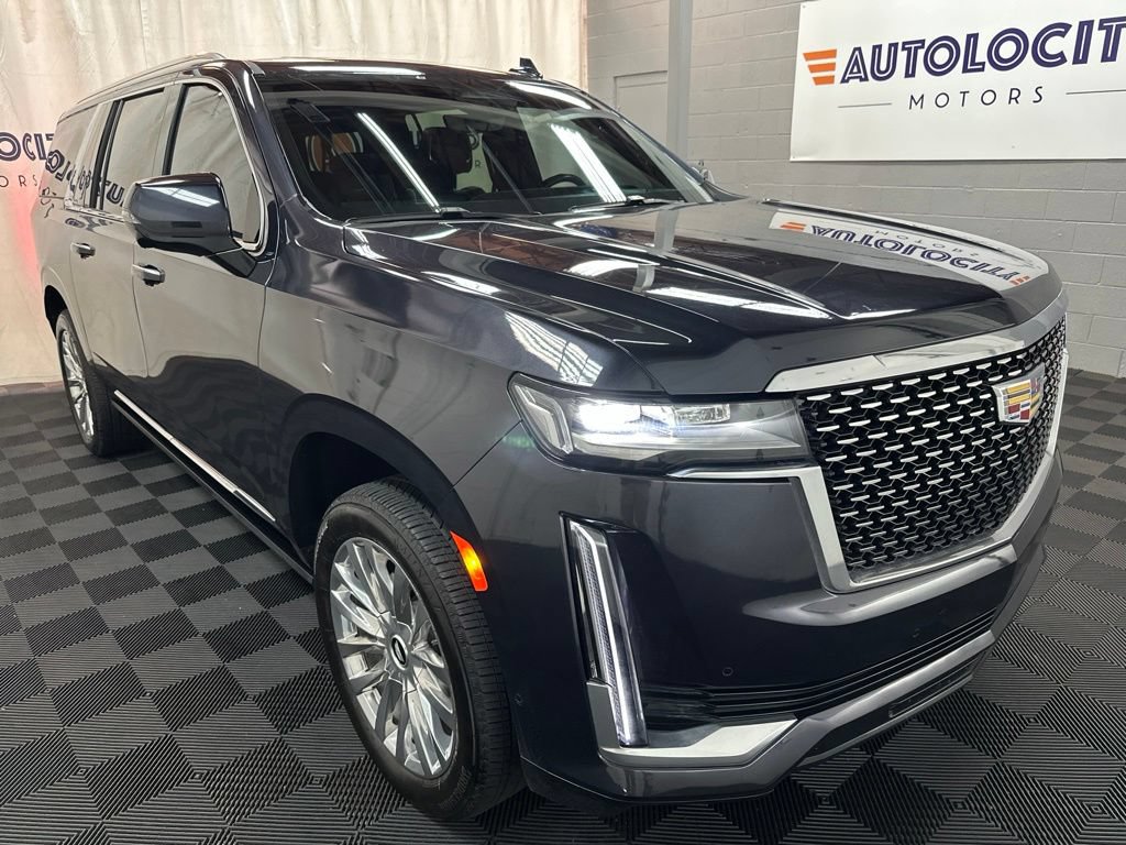 Used 2024 Cadillac Escalade ESV Premium Luxury w/ Performance Package AWD/4WD image 2