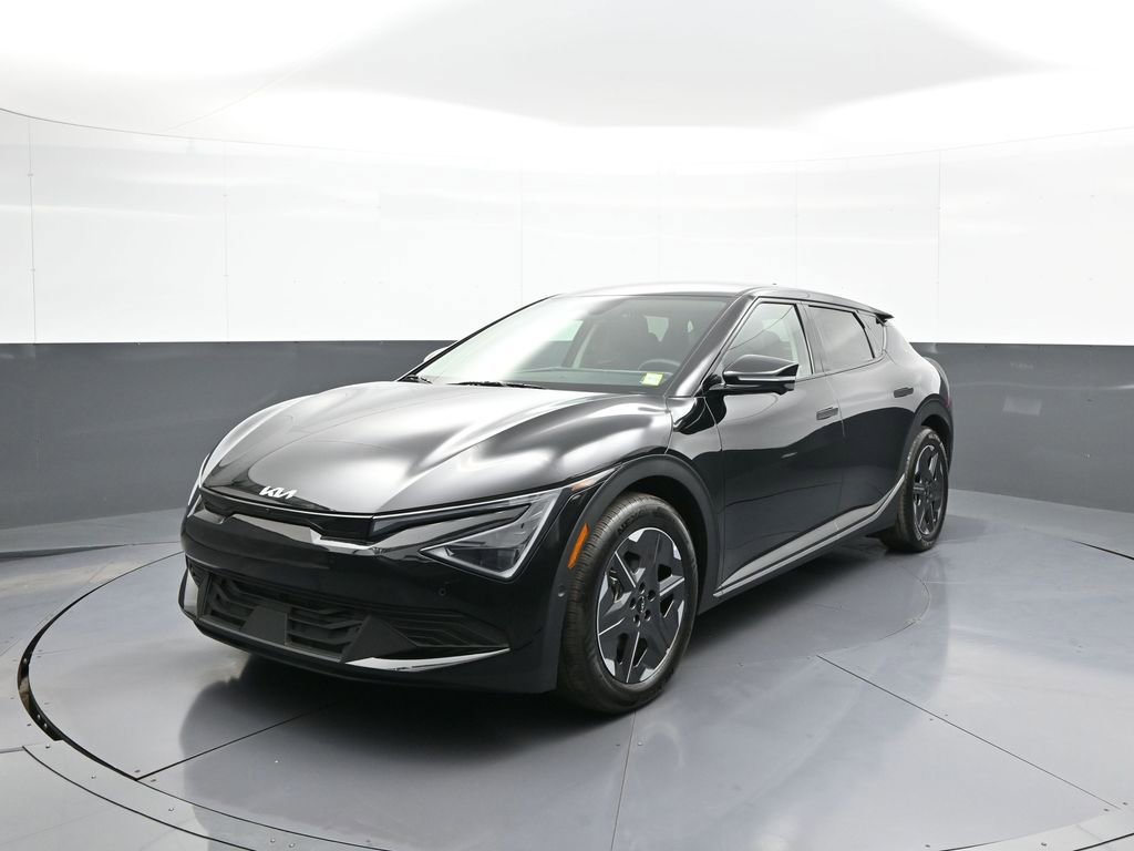 New 2025 Kia EV6 Light w/ Light LR Technology Package image 1