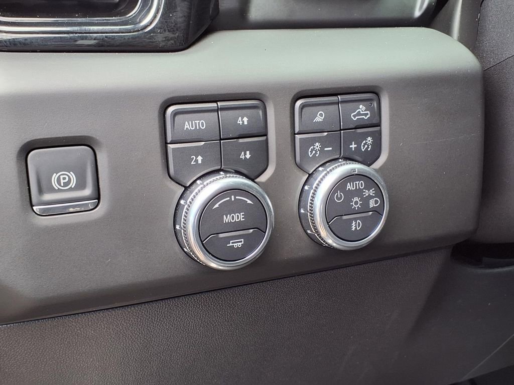 Used 2025 GMC Sierra 1500 AT4X image 32