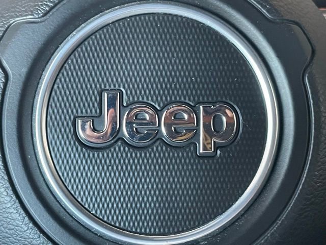 Used 2023 Jeep Gladiator Mojave AWD/4WD image 11