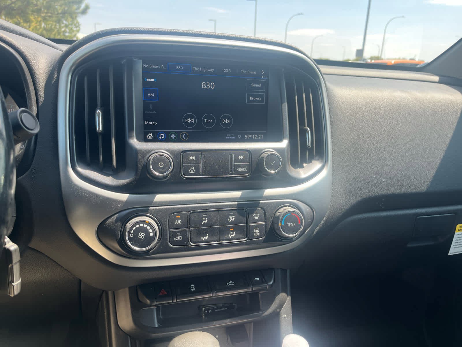 Used 2022 Chevrolet Colorado LT w/ LT Convenience Package AWD/4WD image 8